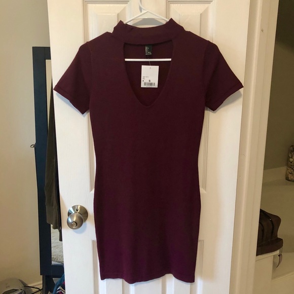 Forever 21 Dresses & Skirts - Maroon Forever 21 sweater dress w/cutout